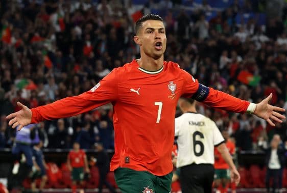 40-vjeçari Ronaldo e çon Portugalinë në finale të Ligës A të Kombeve