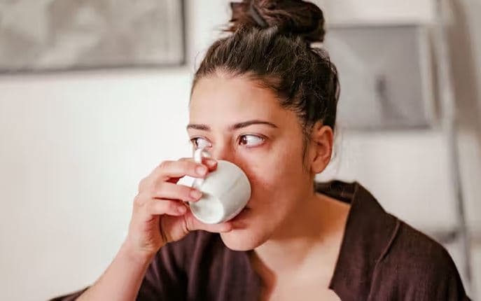 Gratë që konsumojnë kafe plaken shëndetshëm
