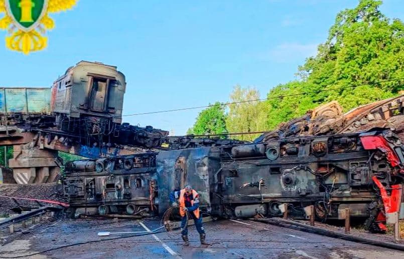 Trenat përplasen në Rusi për shkak të shembjes së urave, disa të vdekur