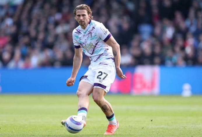 PSG hap bisedime për të nënshkruar me mbrojtësin e Bournemouth