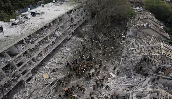 Izraeli bombardon burgun famëkeq të Iranit