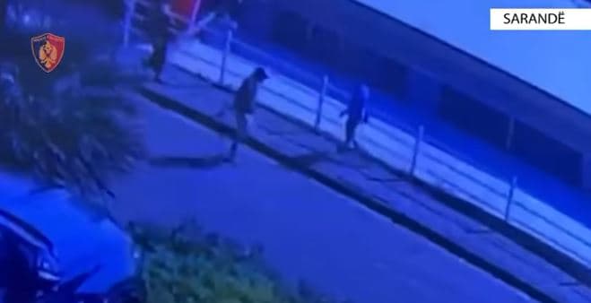 Kapet në flagrancë 29-vjeçari që u vidhte para turistëve në Sarandë