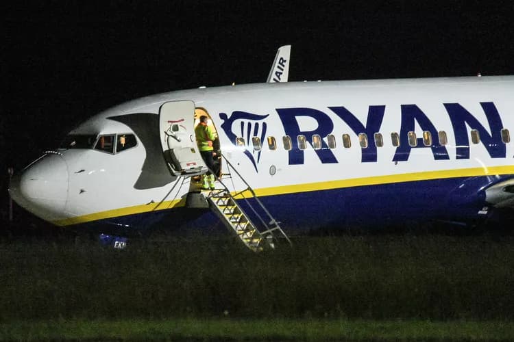 Aeroplani detyrohet të bëjë ulje emergjente në Gjermani, lëndohen nëntë persona