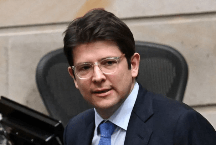 Kandidati presidencial kolumbian vazhdon të jetë në gjendje shumë të rëndë