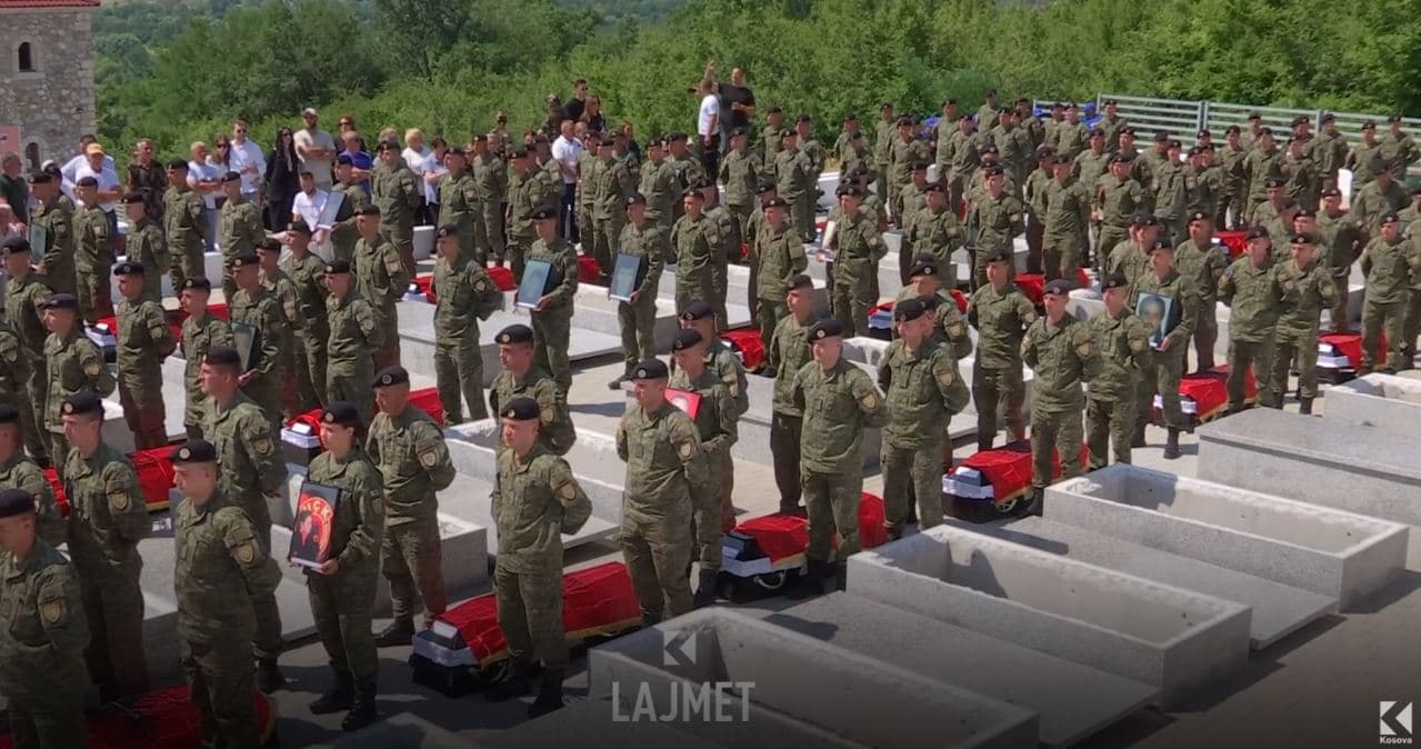 Kujdesi për çlirimtarët: Istogu i rivarros 34 dëshmorët e vet (VIDEO)
