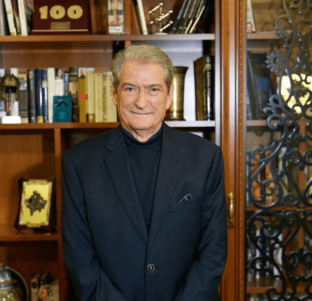 Kurban Bajrami, Sali Berisha uron myslimanët: Lutjet tuaja qofshin të pranuara