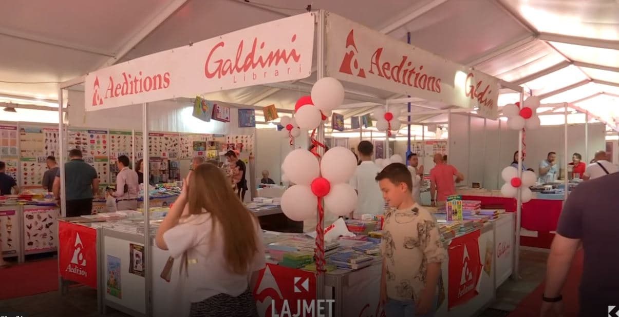 Panairi i librit, "Abetarja", libri më i shitur (VIDEO)