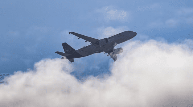 Avioni me pasagjerë detyrohet të kthehet në Frankfurt pas kërcënimit me bombë