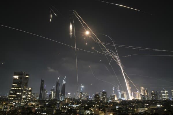 Izraeli thotë se prej të premtes, Irani ka lëshuar afro 400 raketa balistike e 1 mijë dronë