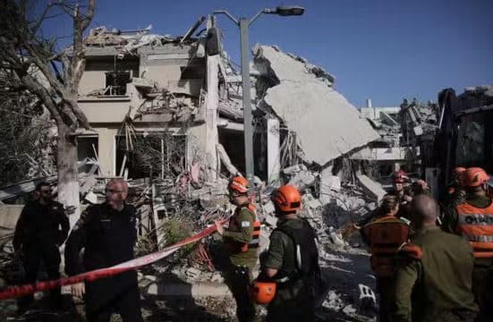 Izraeli paralajmëron iranianët për sulme të mëtejshme gjatë 'ditëve në vijim'