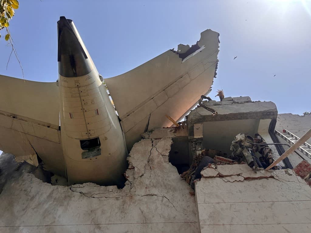 Rrëzimi i aeroplanit në Indi, mesazh për vendin? (VIDEO)