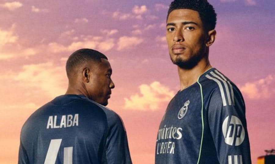 Blu me detaje argjendi, Real Madrid zbulon uniformat si mysafir për sezonin e ardhshëm
