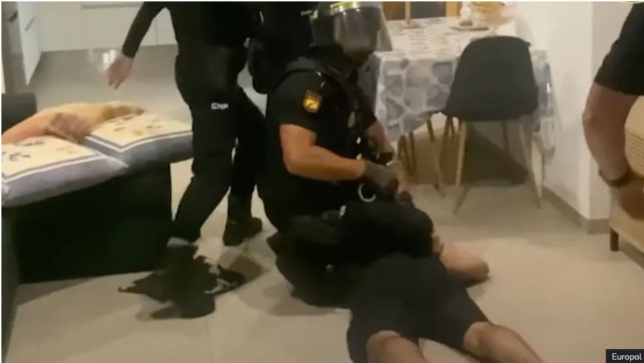 Bastisje në Ishujt Kanarie për shkatërrimin e një bande të madhe, konfiskohen 4 ton kokainë