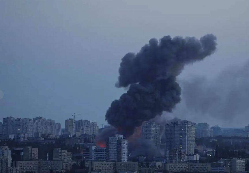Katër të vrarë në Kiev pas një sulmi rus me raketa dhe dronë në të gjithë Ukrainën