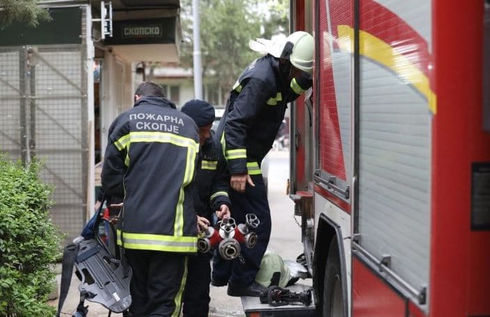 Zjarr në kazermën ushtarake në Tetovë, lëndohen dy ushtarë