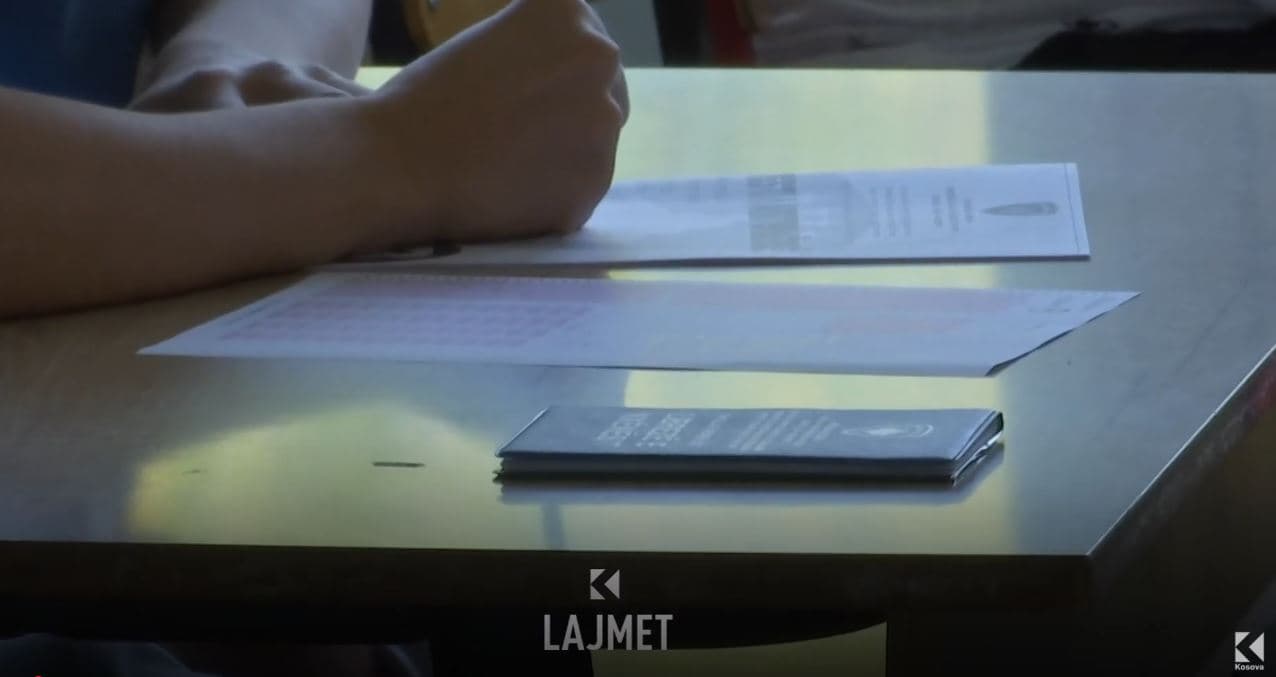 Testi i Arritshmërisë: Frika nga kopjimi i testeve (VIDEO)