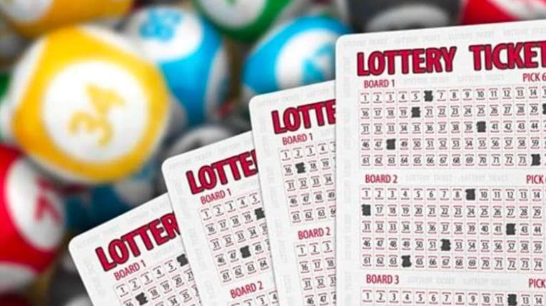 Fiton 30 mijë dollarë nga një biletë lotarie të dhuruar nga nipi