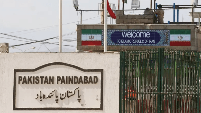 Pakistani mbyll kufirin me Iranin