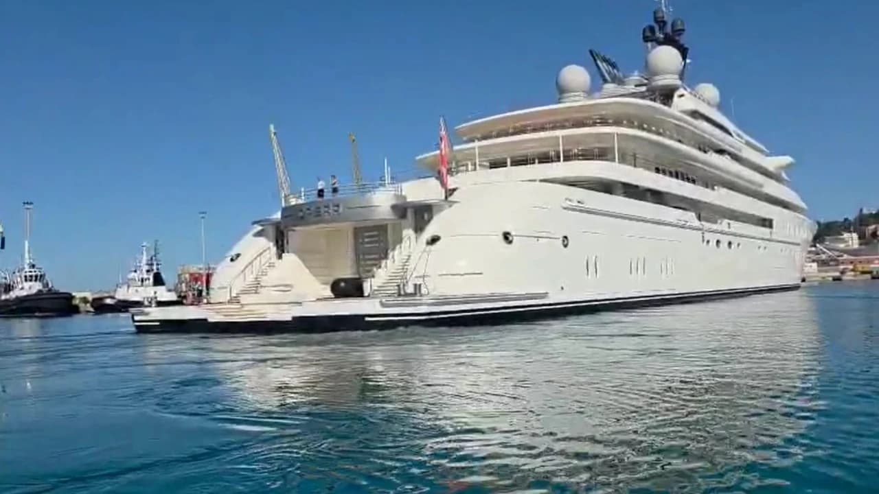 Një nga jahtet më të mëdhenj në botë ankorohet në portin e Durrësit