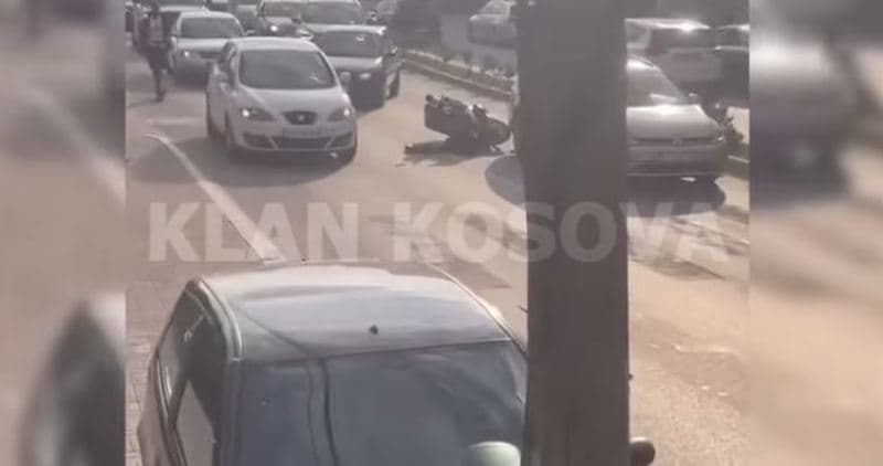 Aksident mes një veture dhe një motoçiklete në Prizren (VIDEO)