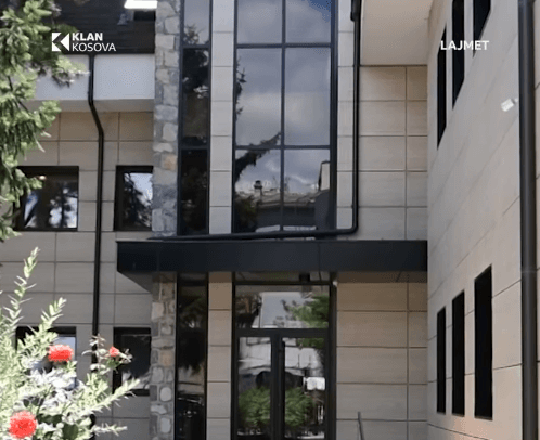Zona e pagesave me euro: Tre ligje e mbajnë Kosovën jashtë SEPA-së (VIDEO)