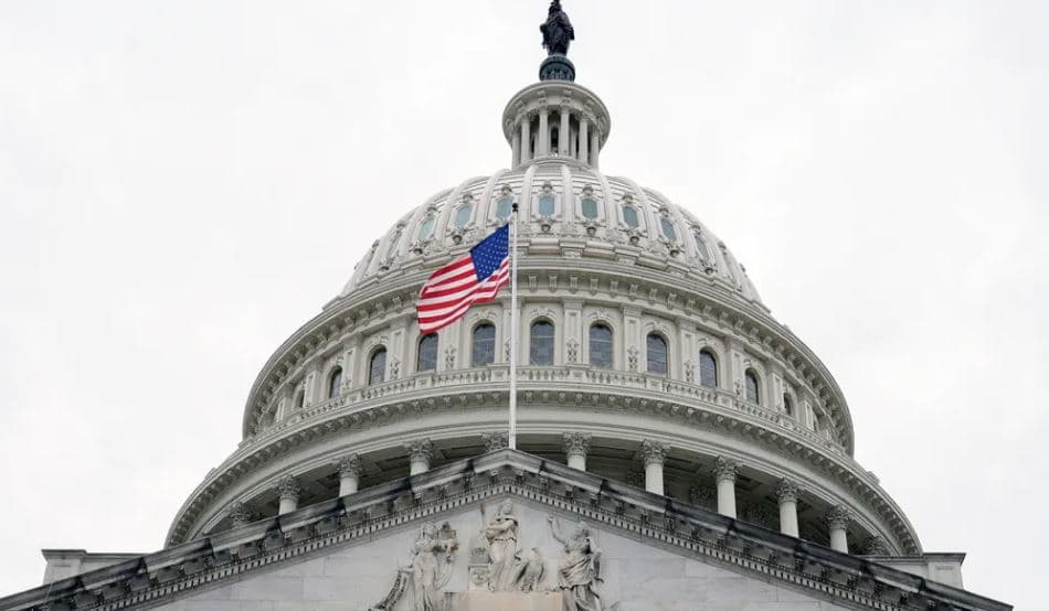Miratohet në Senat “Projektligji i madh dhe i bukur” i Trump