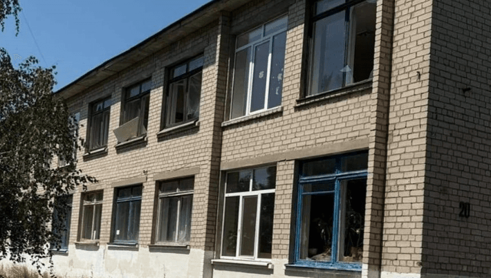 Sulm me dronë rus në Ukrainë, dëmtohet një shkollë dhe disa ndërtesa banimi