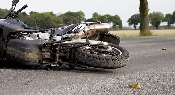 Motoçiklisti bëhet për mjek pas përplasjes me veturën në Prishtinë