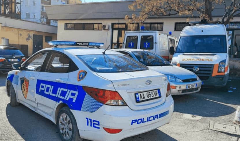 Vetëplagoset me armë zjarri një i ri në Durrës