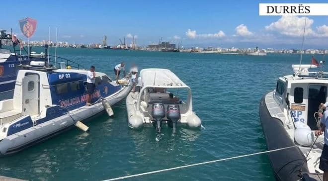 Shpëtohen pesë persona në Gjirin e Durrësit, gomonia e tyre po fundosej për shkak të motit të keq