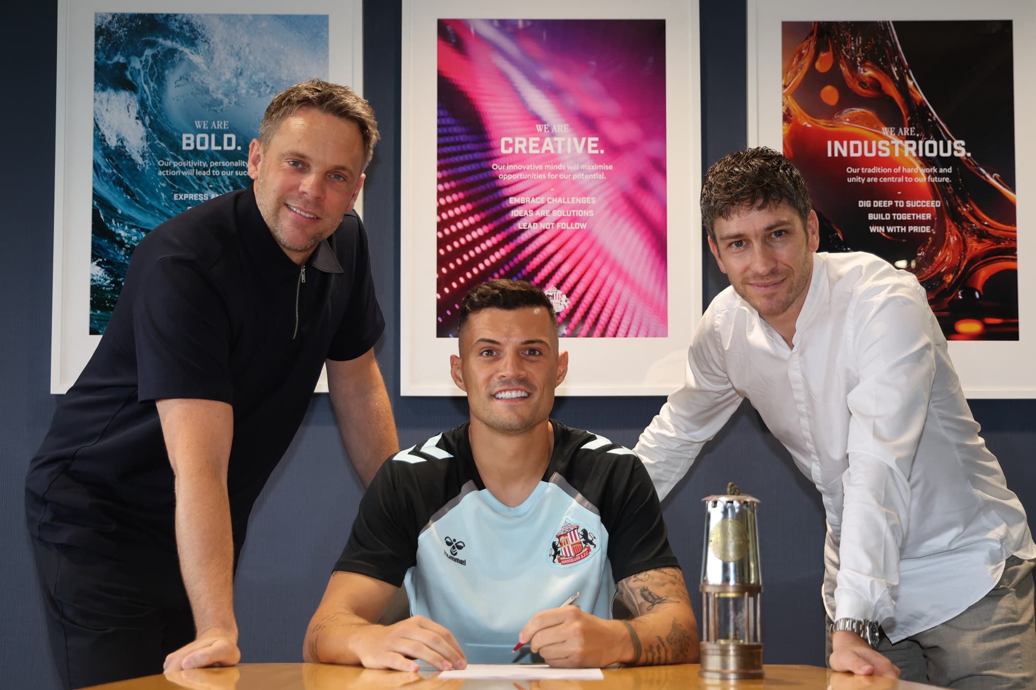 Xhaka i entuziazmuar për transferimin në Sunderland: Jam krenar që jam këtu