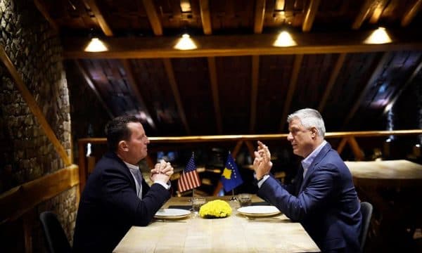 Grenell për Thaçin: E turpshme që po mbahet ende në burg