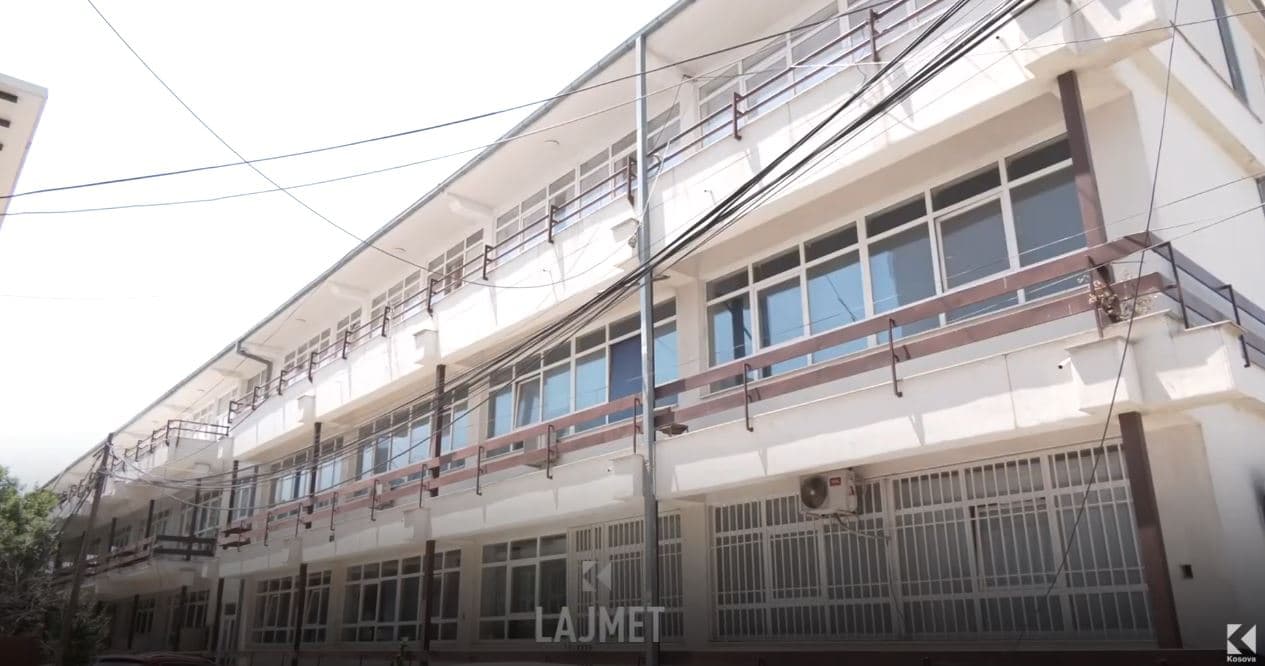 Vapa në kulm, QKUK tash po i tenderon klimat (VIDEO)