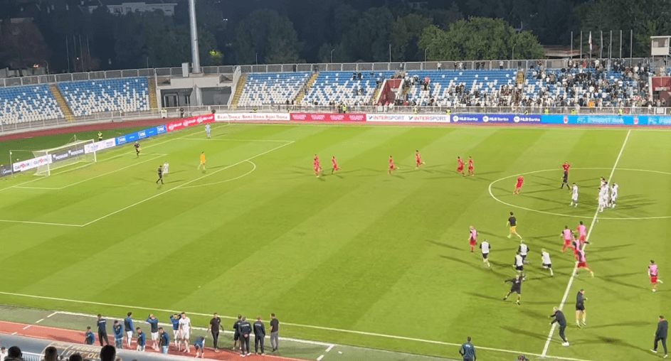 Prishtina e pafat, Larne kualifikohet tutje në Conference League