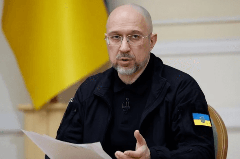 Dorëhiqet kryeministri i Ukrainës