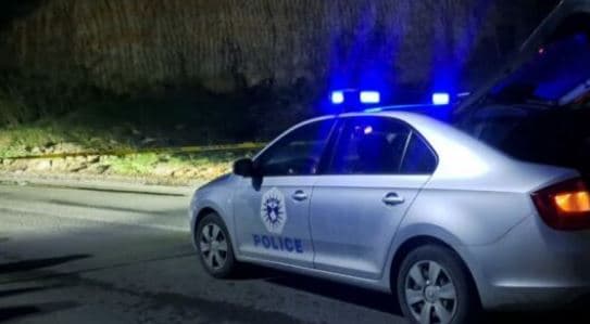 Goditet me plumb qorr në kokë një person në Klinë