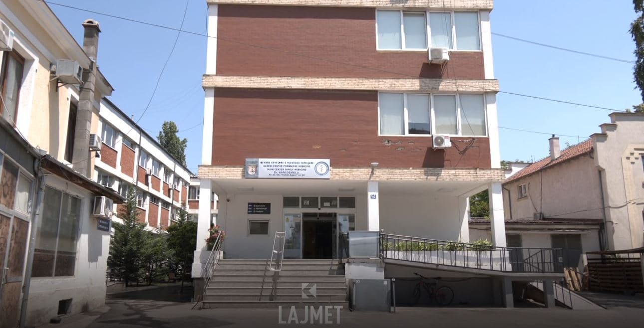 Moti në Kosovë: Vapa shton punën e mjekëve (VIDEO)