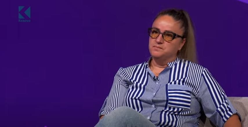 Referja e parë femër, Sanije Krasniqi tregon dashurinë e saj për futbollin (VIDEO)