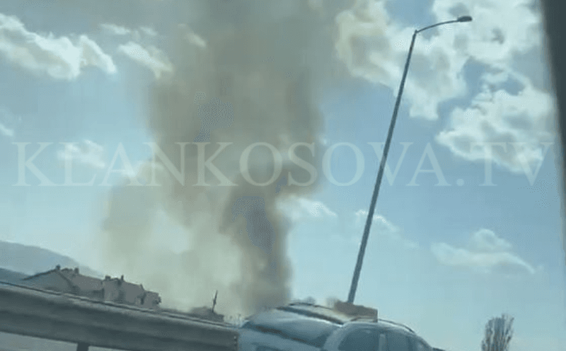 Zjarr afër një pompe derivatesh në Uglar (VIDEO)
