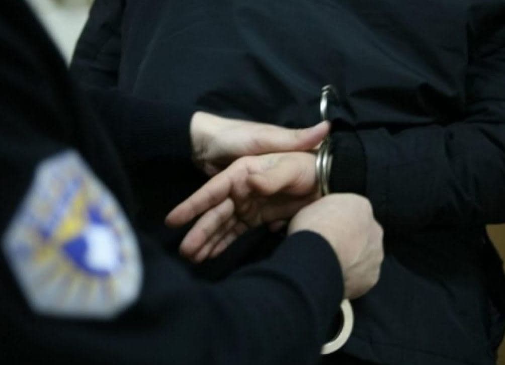 Dëmtohet kablloja e ndriçimit në Zubin Potok, arrestohet një person