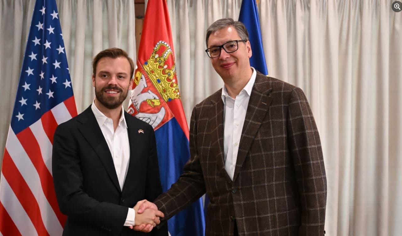 Vuçiqi flet për takimin me zyrtarin amerikan që viziton sot Kosovën