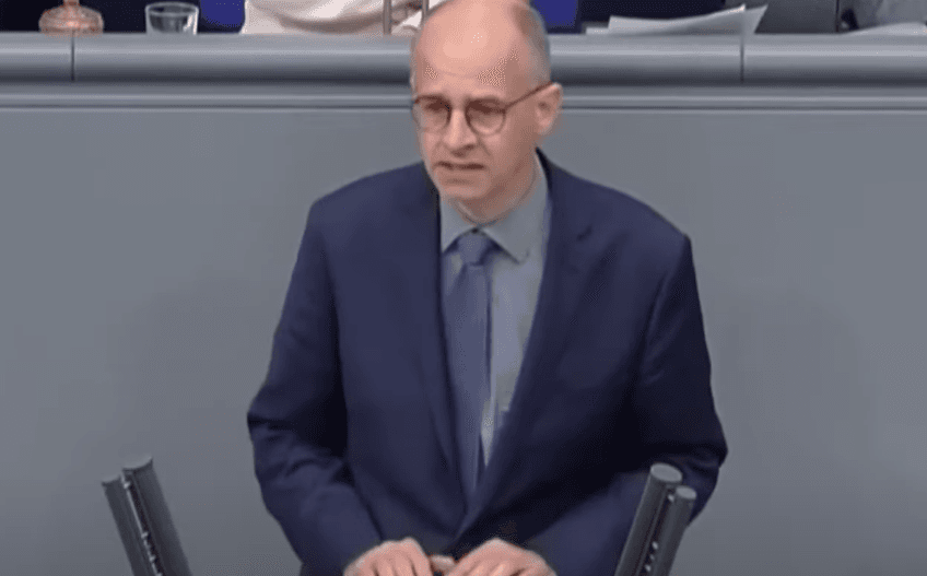 Debati që dridhi Bundestagun, deputeti gjerman: Serbia kreu gjenocid në Kosovë (VIDEO)