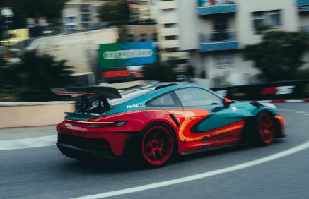 Porsche e dizajnuar nga Dua Lipa del në ankand, të mbledhurat shkojnë në Fondacionin e Sunny Hill