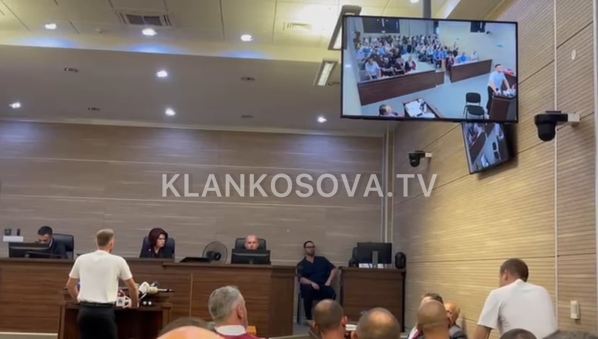 “Motivin që Liridona të ka tradhtuar e ke thënë vet, nuk i besoj”, përgjigjet e Leonardit në pyetjet e Naimit