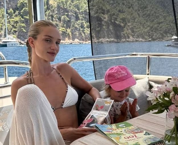 Rosie poston foto të rralla familjare me Jason Statham dhe fëmijët