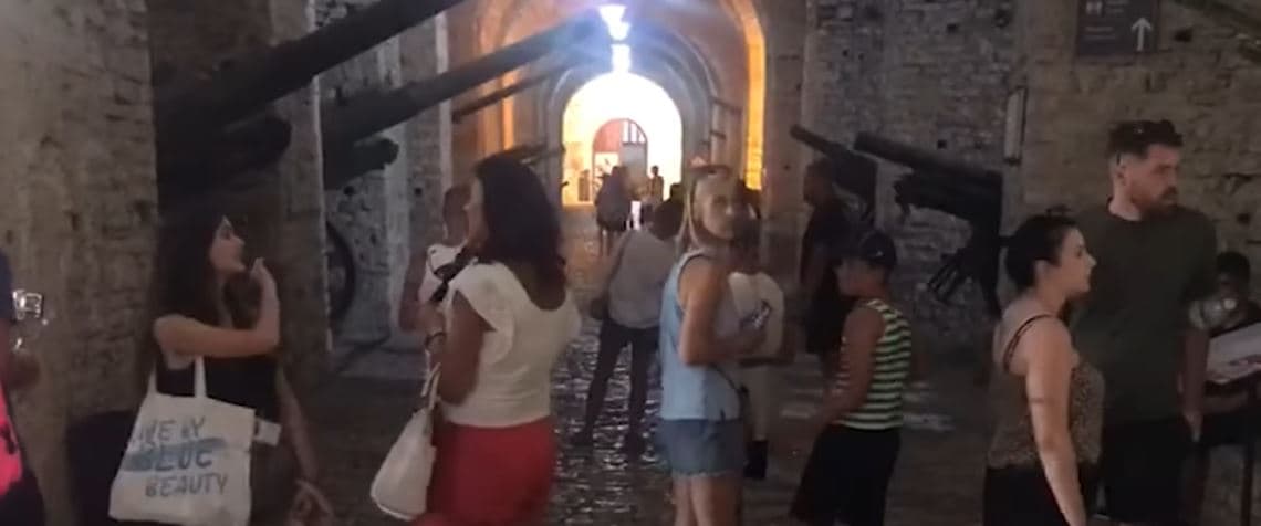 Kalaja e Gjirokastrës “magnet” për turistët, në 6-mujorin e parë të këtij viti, mbi 100 mijë turistë