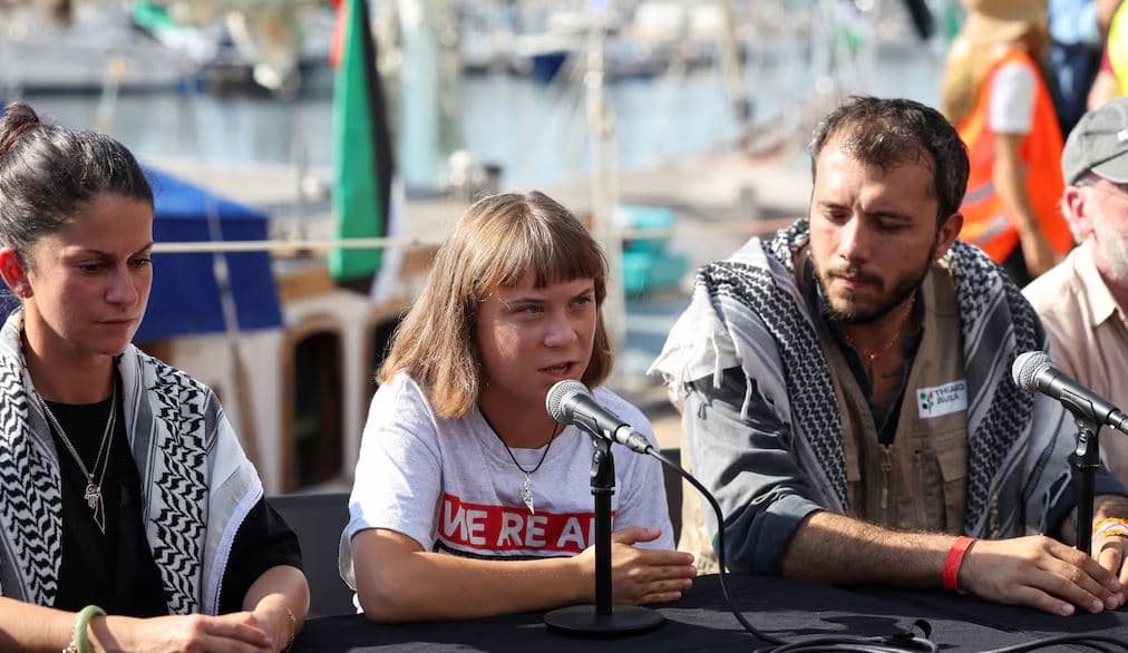Greta Thunberg i bashkohet flotës që shkon drejt Gazës me ndihma