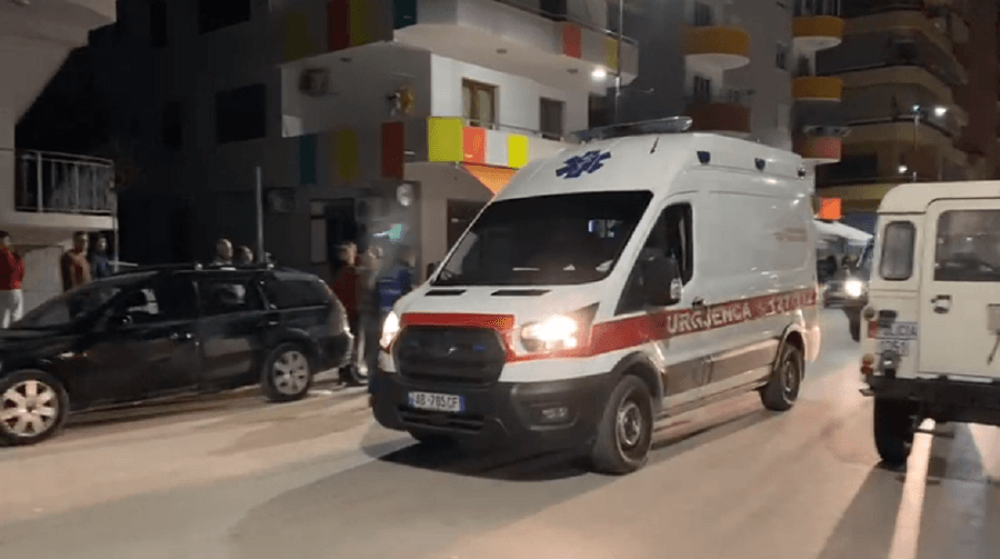 E rëndë në Vlorë, fëmija bie nga ballkoni i një banese