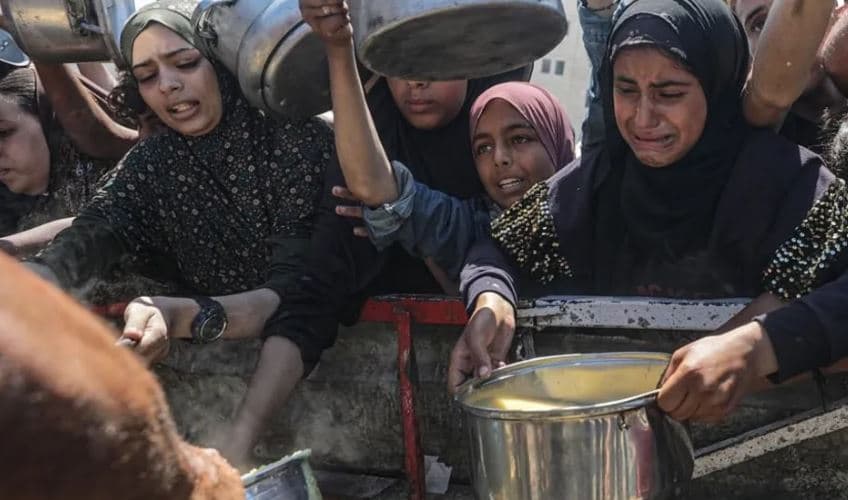Grupet humanitare i bëjnë thirrje Izraelit të ndalë ‘përdorimin e ndihmës si armë’ në Gaza
