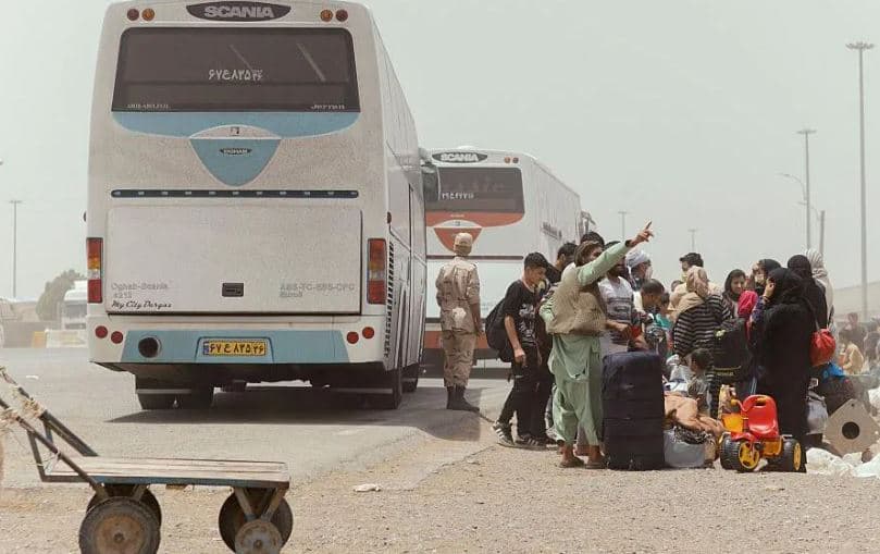 Dhjetëra afganë të dëbuar nga Irani humbën jetën në aksidentin me autobus